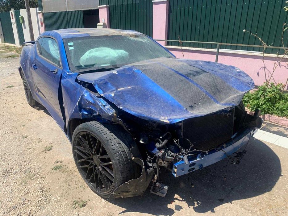 Bate chapa e pintura de automóveis,mecânica.