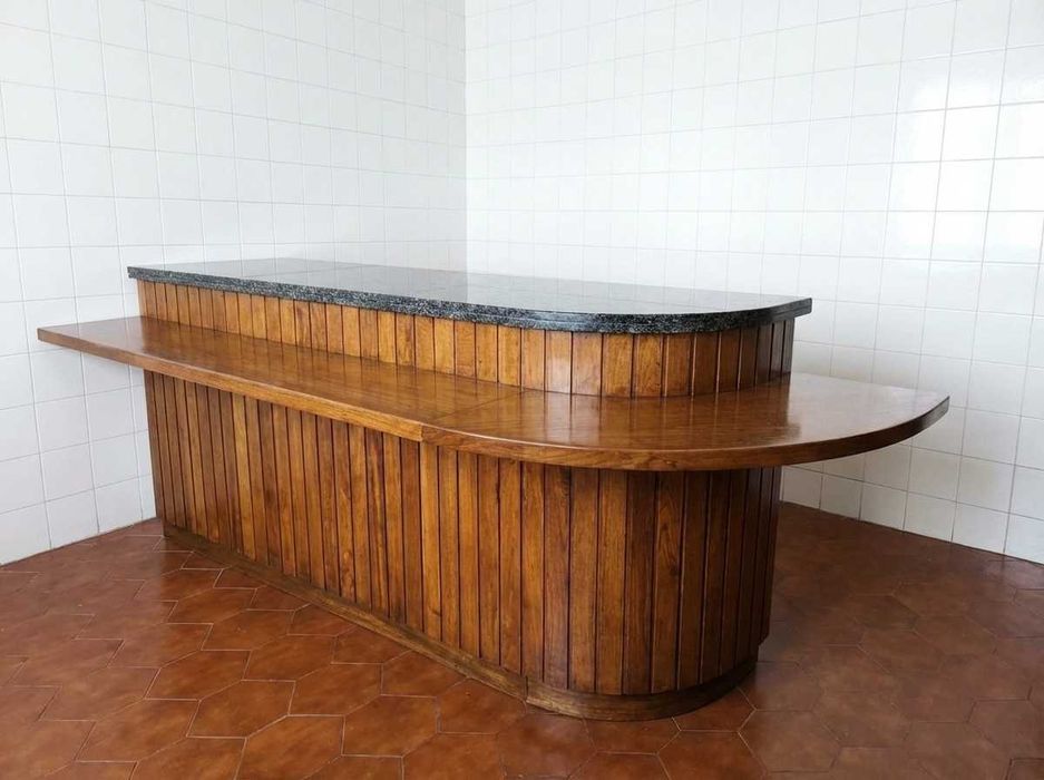 Ilha Cozinha Madeira + Granito + 6 bancos - Balcão Curvo Único