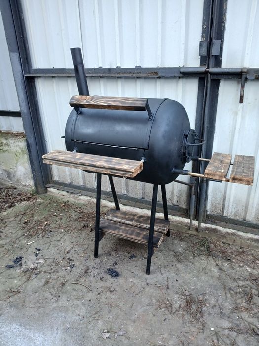 Мангал-барбекю,гриль,коптильня,зі столиками.новий.