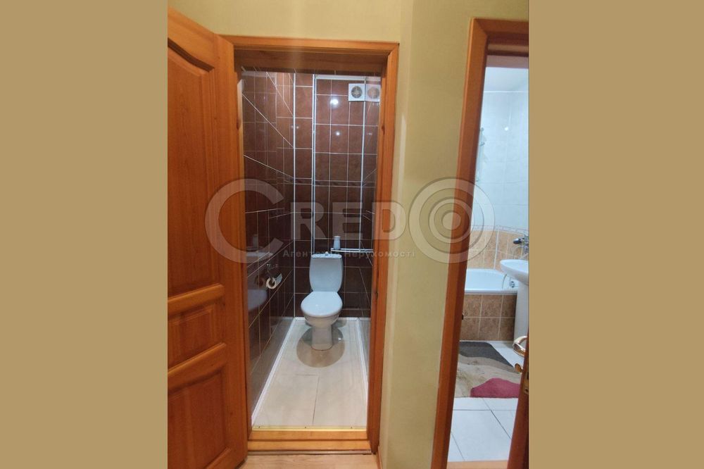 Продаж великої 3кімнатної квартири з "автономкою". Покровський район.