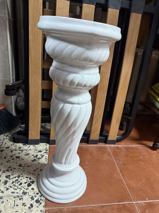Vaso de pé alto vintage