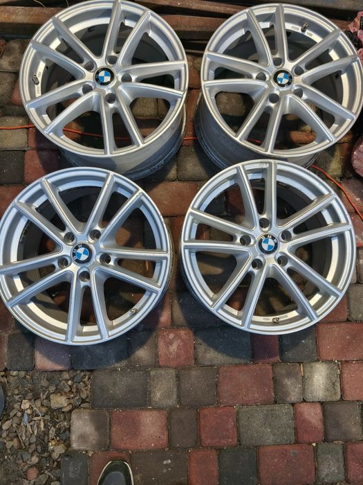 Felgi aluminiowe 17 BMW E90 E91 E92 F10 F11  5x120