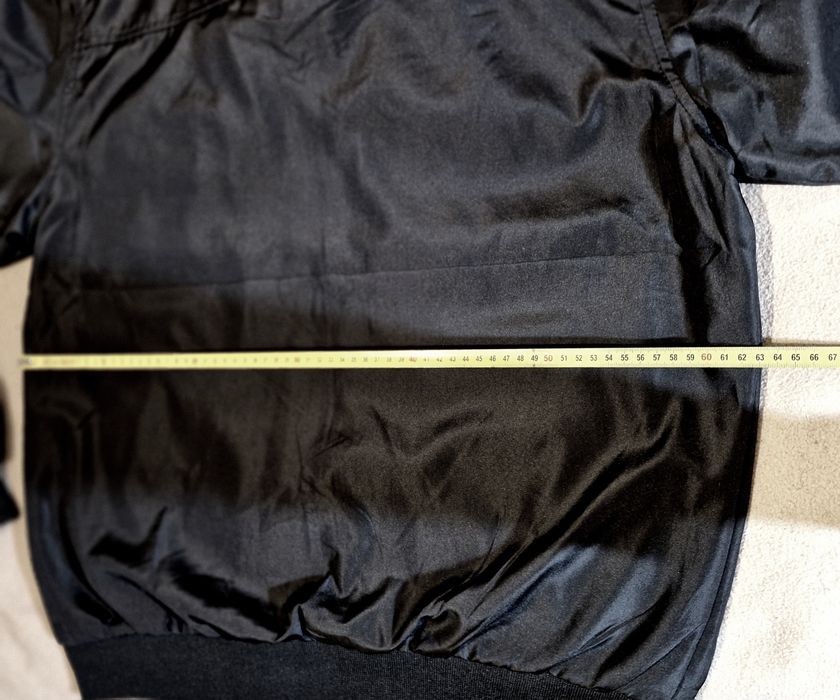 casaco blusão em preto xxl novo a estrear
novo 3xl n 54-58
Com bolsas