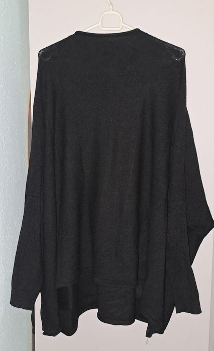 Duży czarny stylowey sweterek made in Italy