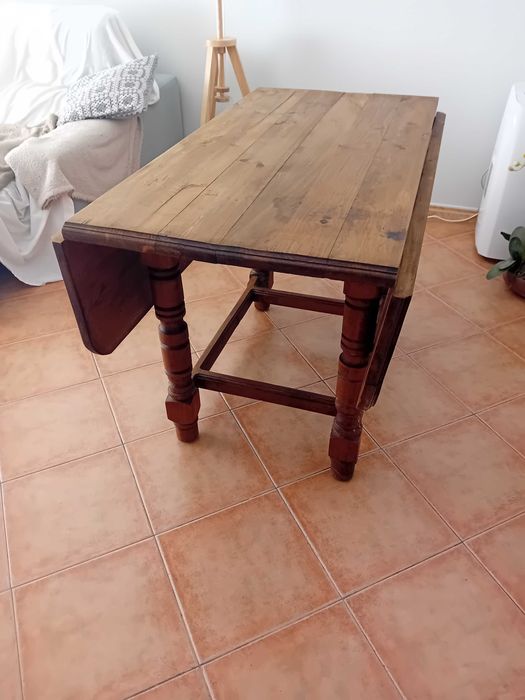 Conjunto de Mesa dobrável  Rustico 4 Cadeiras e 2 bancos Mexicanos
