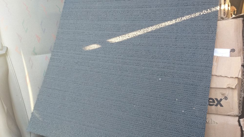 Wykładzina płytka dywanowa prążki 50/50