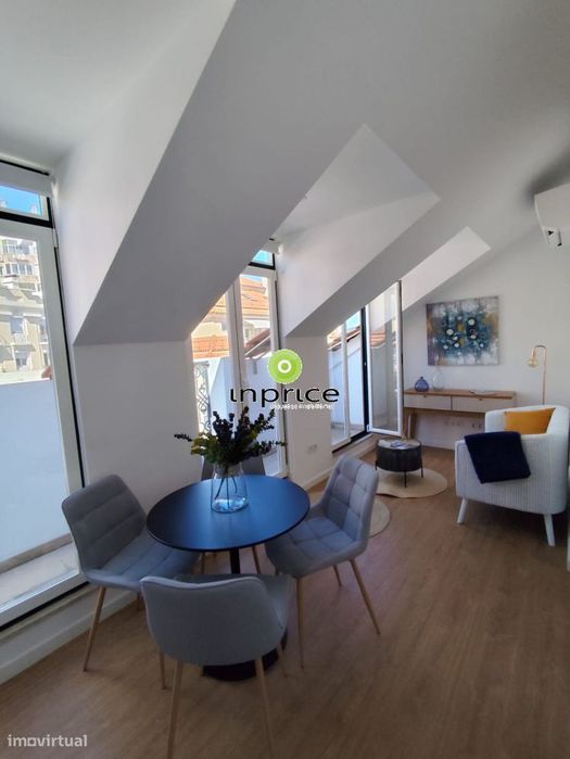 Apartamento T2 Penthouse com Vista Rio em São Vicente – Totalmente