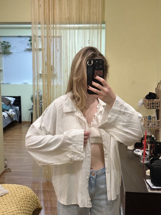 Біла льняна рубашка оверсайз