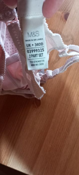 Staniki do karmienia 2 szt piersią oddam za chusteczki