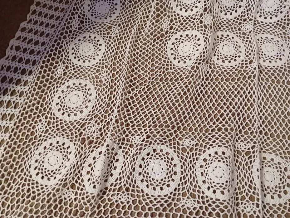 Obrus duży szydełko 150x220 cm