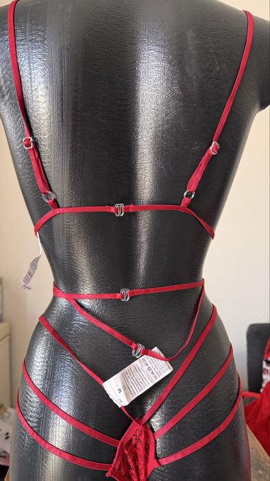 Conjunto renda M preto, vermelho ou verde