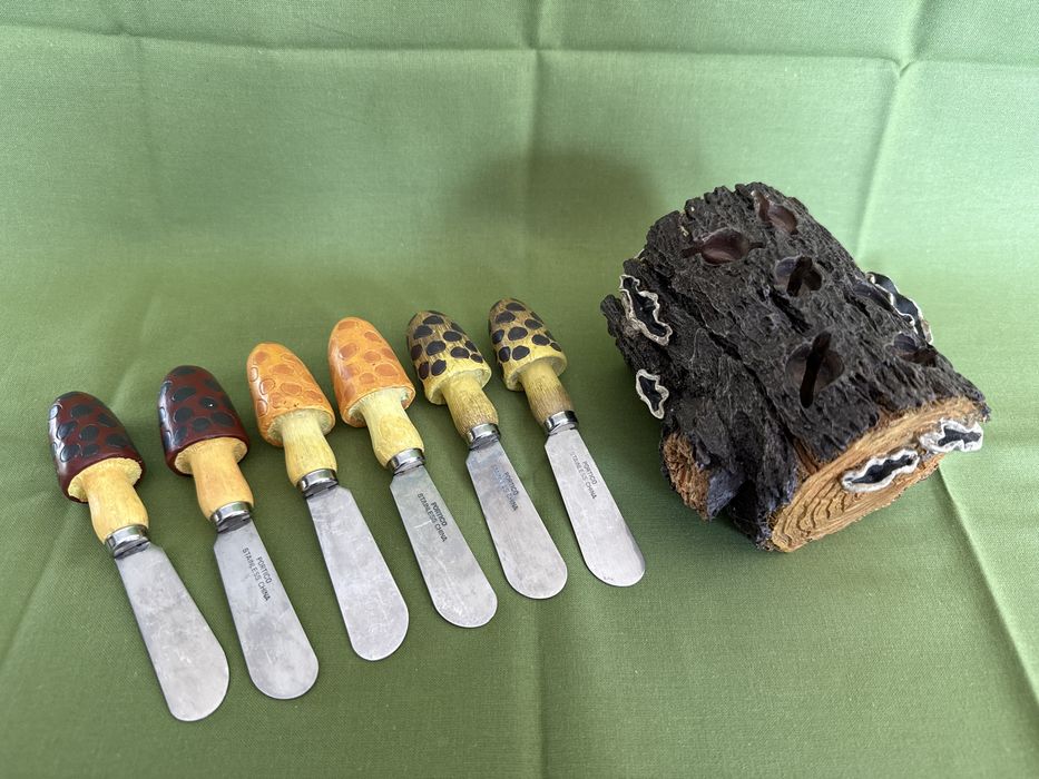 Conjunto de seis facas pequenas