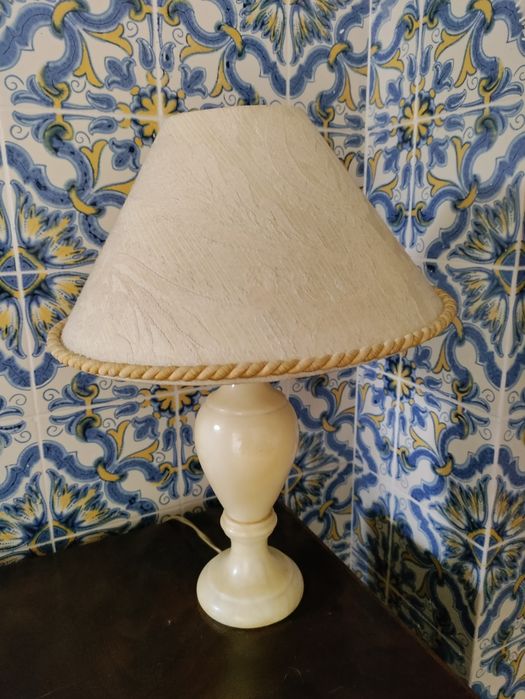 Candeeiro de mesa vintage, com pé em alabastro