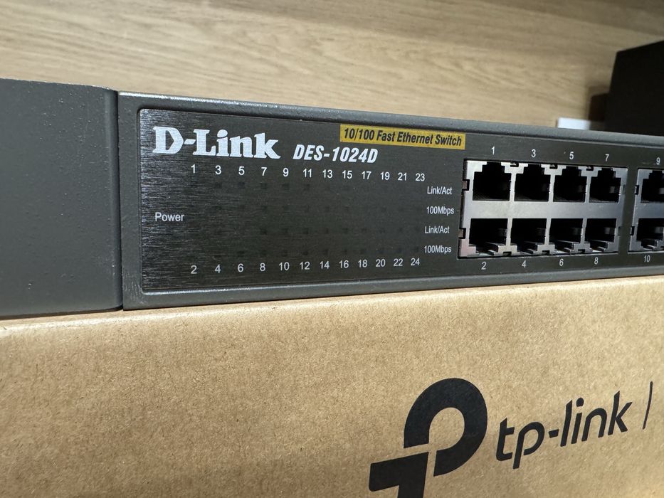Switch D-Link DES-1024D - 24 porty, komplet sprawny super stan