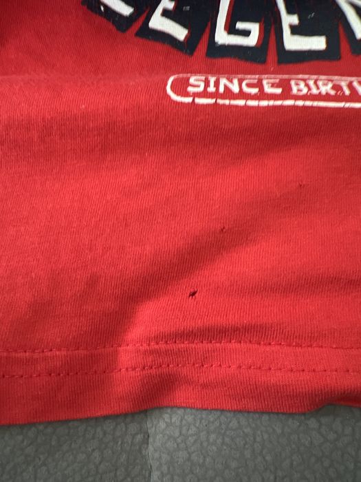 Primark czerwony bawełniany t-shirt z piłką r, 5/6 lat