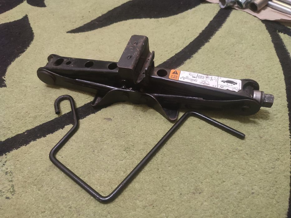 Домкрат Ford Volkswagen Hyundai Kia Mitsubishi Toyota Chevrole Fiatt