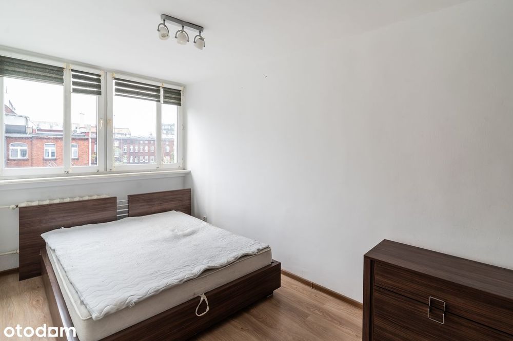 2-pok, zadbane, w pełni rozkładowe, balkon, media miejskie. CENTRUM