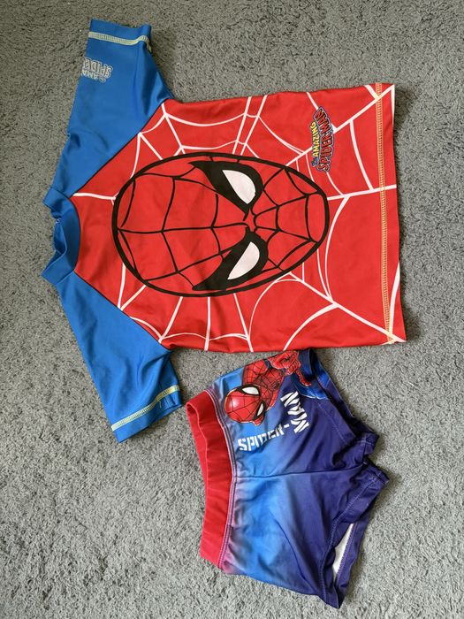 Zestaw do kapieli na basen koszulka +kąpielówki