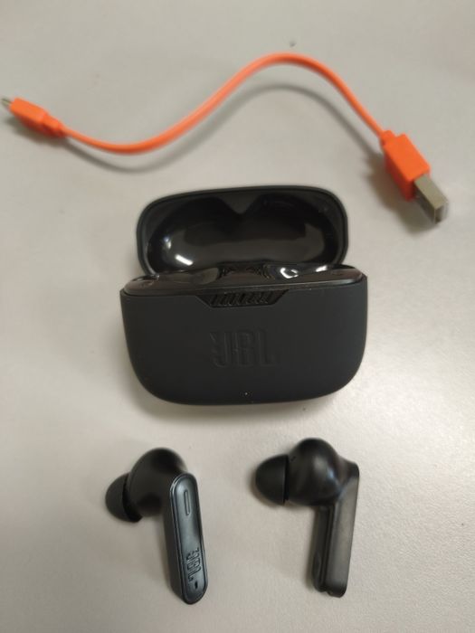 JBL Tune 230 NC fones