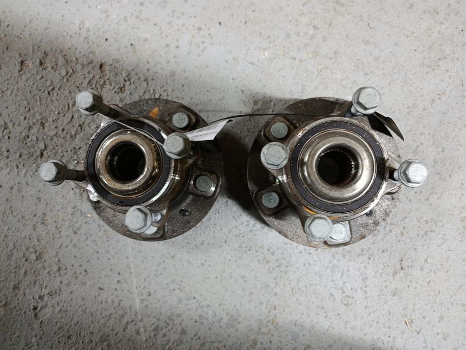 Підшипник ступиці Rivian