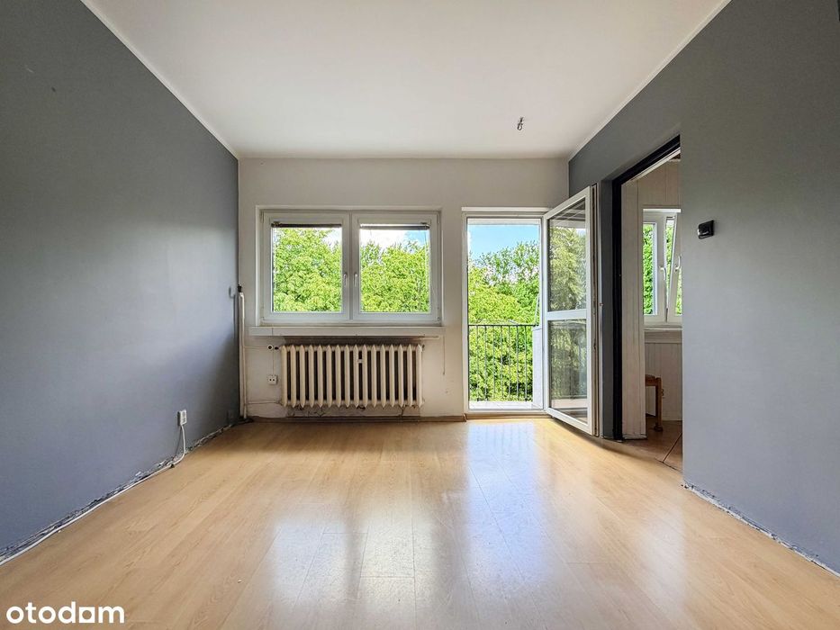 Kawalerka z potencjałem na 2 pokoje, balkon z widokiem na zieleń