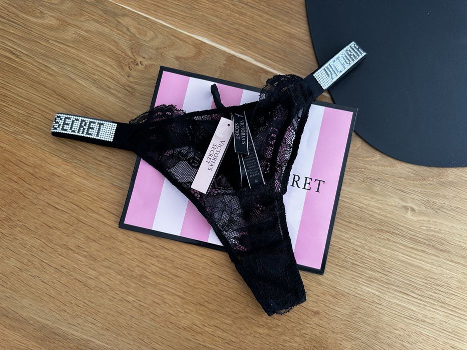 NOWE stringi Victoria’s Secrer rozmiar S / M cyrkonie