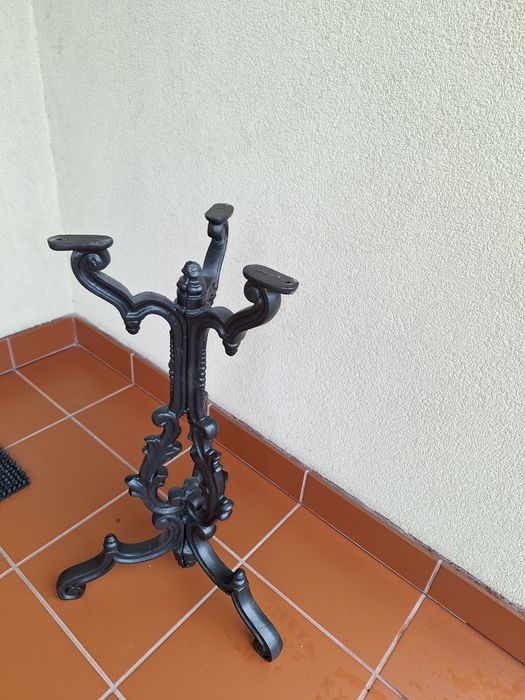 Noga  żeliwna  do stolika