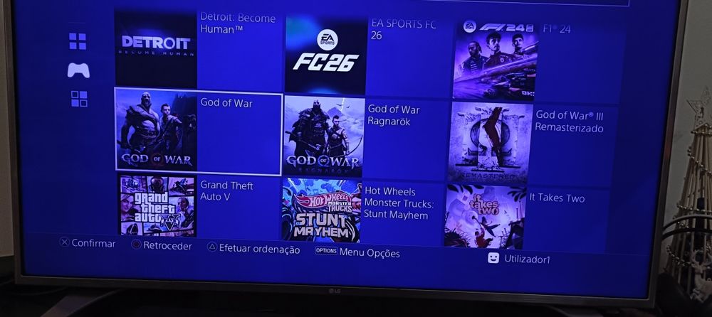 PS4 Slim 1TB + 30 jogos • HEN 11.50 • GoldHEN • 2 comandos