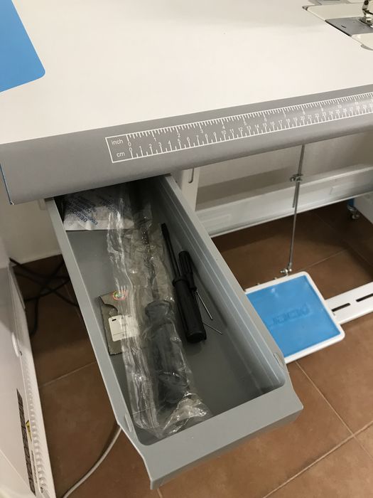 Maquina de costura recta industrial