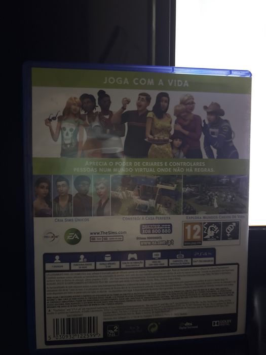 The sims 4 play4