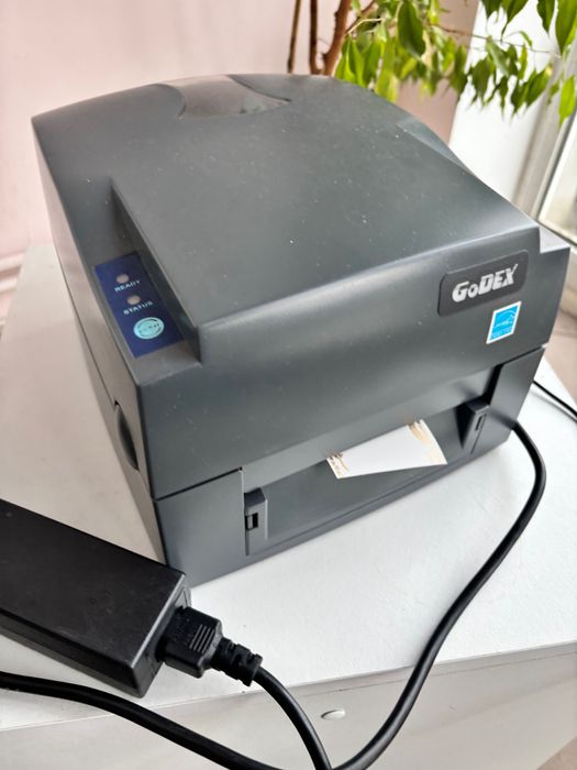 Drukarka do szarf i wtykiem GoDEX g500