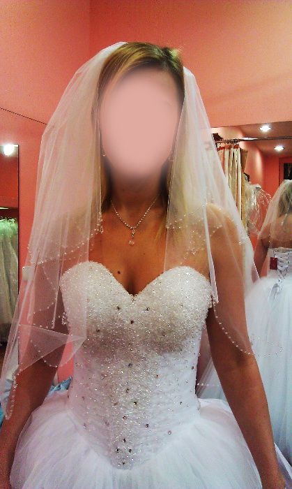 Suknia ślubna księżniczka z kryształkami Swarovskiego