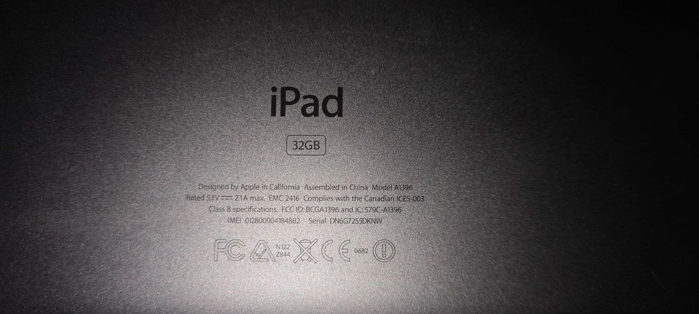 Apple iPad Wi-Fi + 3G Early 201164297745018498121