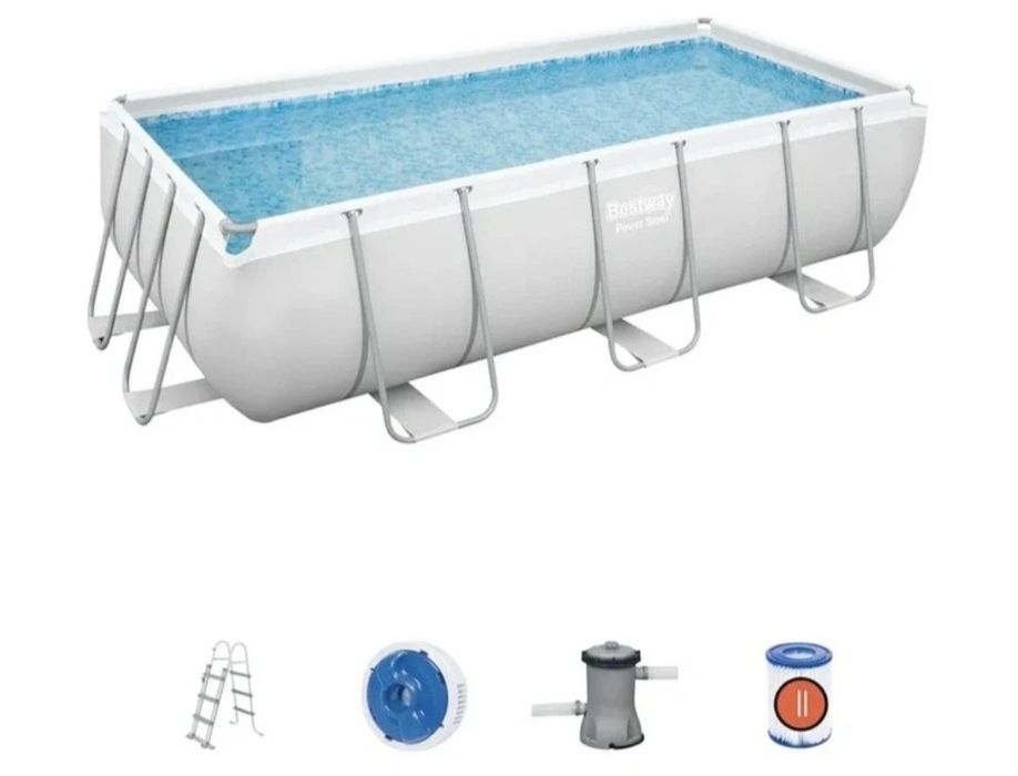 Piscina tubular e escada