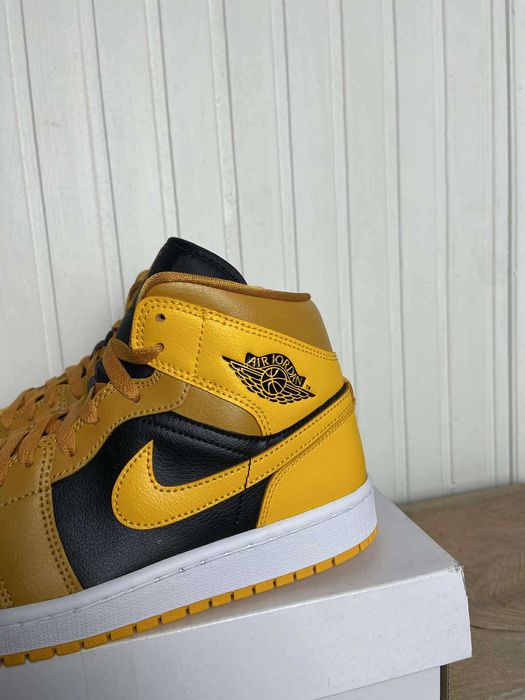 Buty Jordan 1 Mid Taxi org skórzane 40