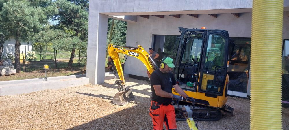 Usługi Minikoparka koparka młot wykopy niwelacja wyburzenia kanalizacj