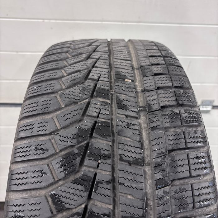 Opony Hankook Winter I*cept evo2 235/45/18