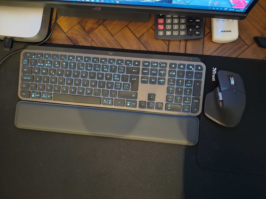 Logitech Mx Master 3S Teclado e rato
