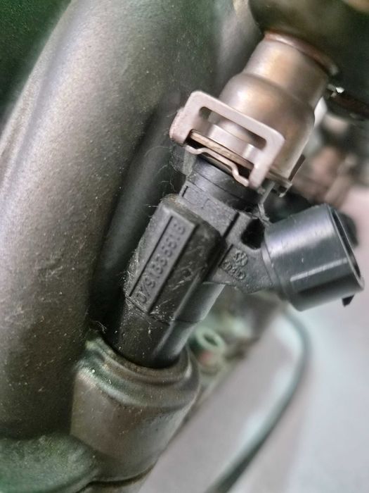 Kolektor ssący wtryski Audi A8 D3 4.2 BFM kpl