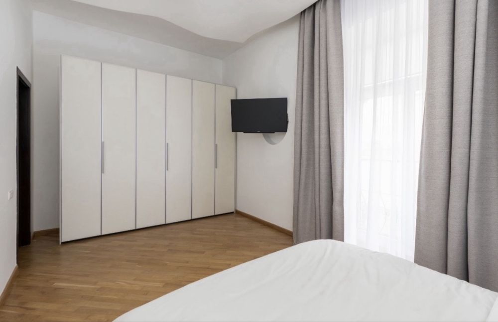 Без% 4к (120м2) Круглоуніверситетська 6, ЦЕНТР, Хрещатик Золоті ворота