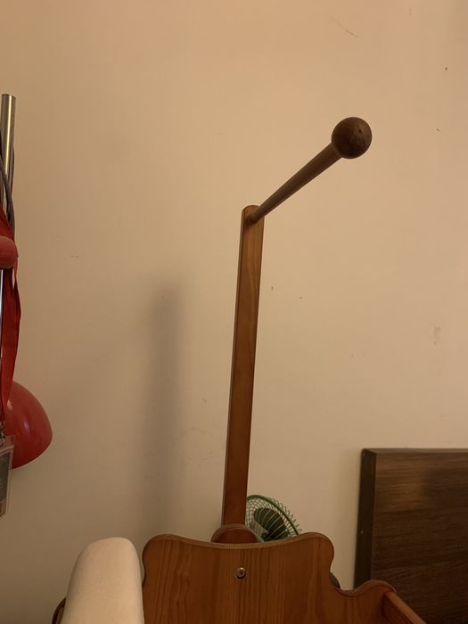 Berço em pinho com baloiço