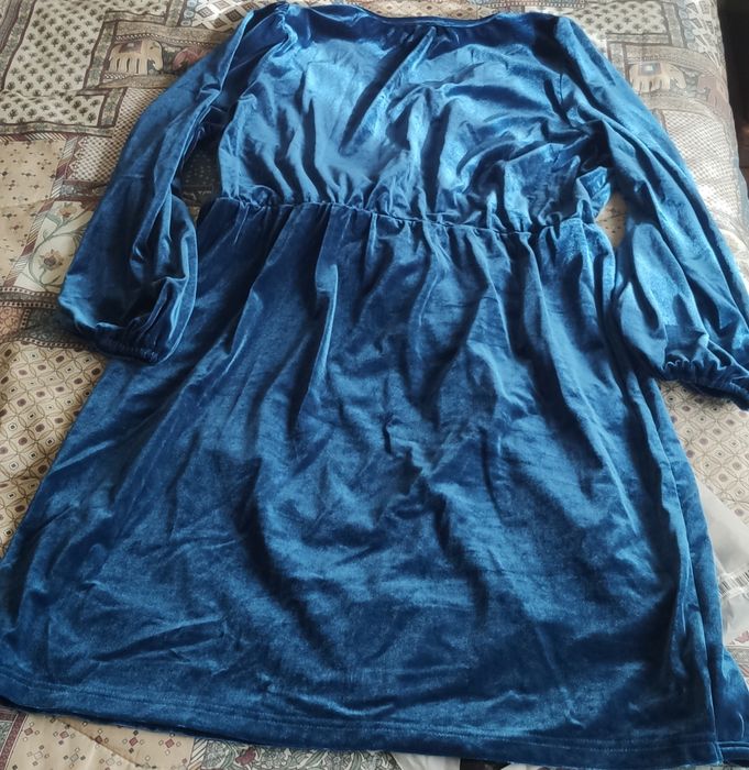 Vestido de Veludo Com Manga Lanterna E Nó Latera