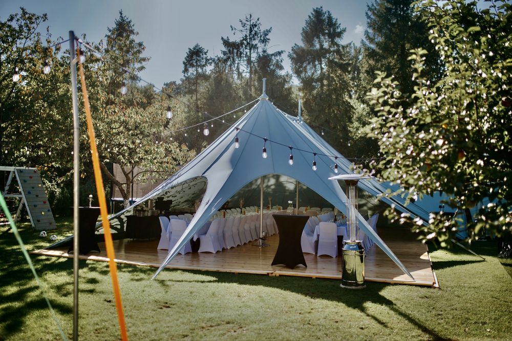 Wynajem namiotów cateringowych/eventowych. Wynajem podłóg/podestów.