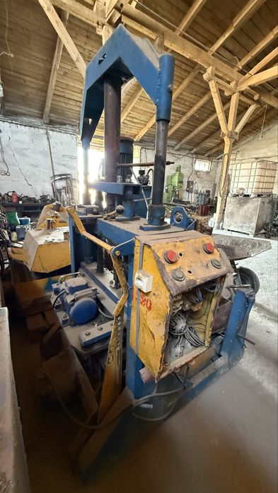 Вібропрес виробництво бруківки, обладнання