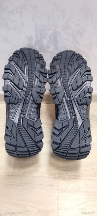 продаю чоловічі зимові черевики CLUBSHOES у хорошому стані