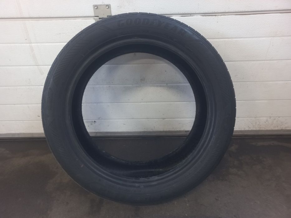 Opony letnie GoodYear 215/50/19 93T