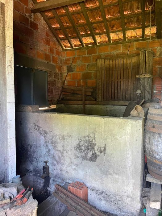 Terreno rústico com anexo