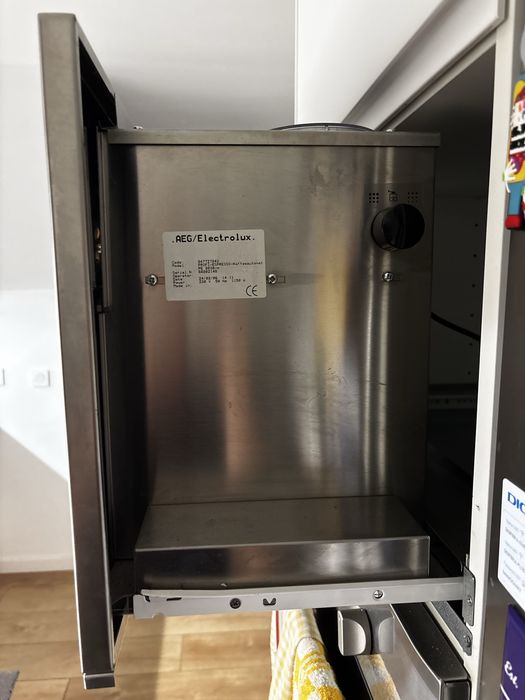 Máquina de café de encastrar AEG