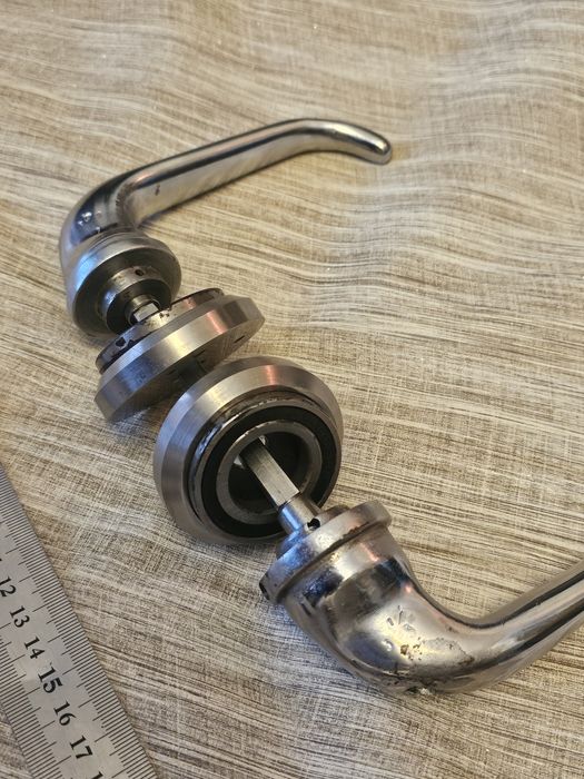 Продам массивные неубиваемые дверные ручки