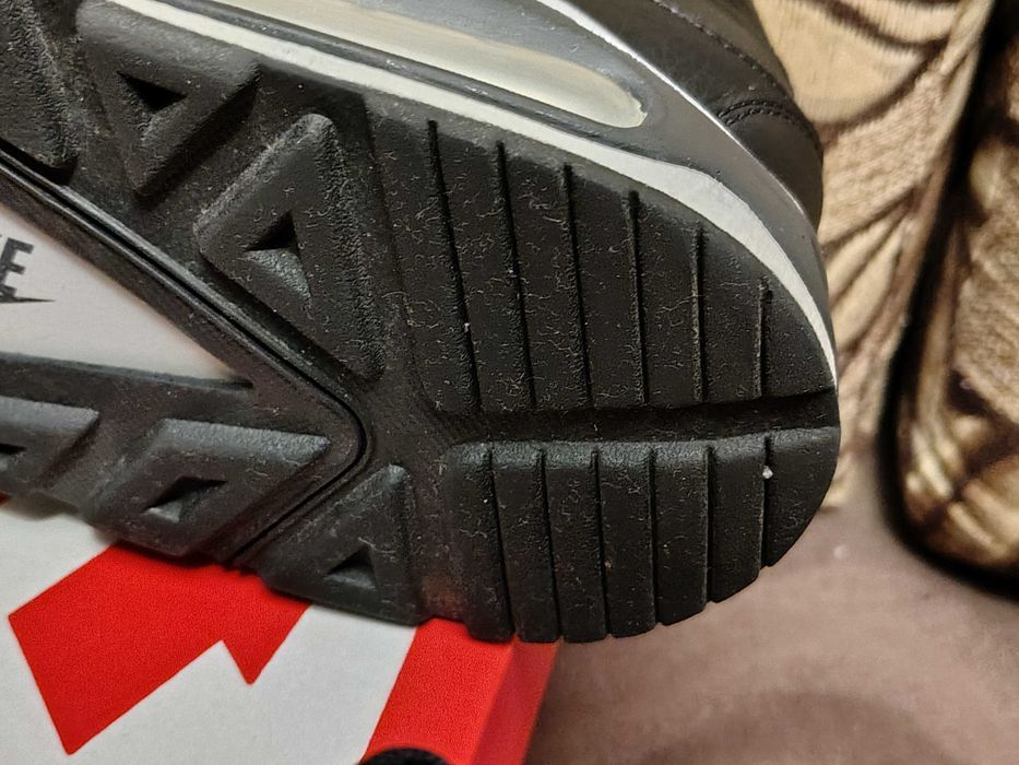 Шкіряні кросівки NIKE AIR MAX COMMAND EUR42/27.5CM